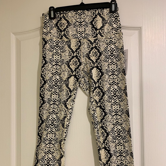 Buttery Soft Medium leggings snake print - Picture 1 of 5